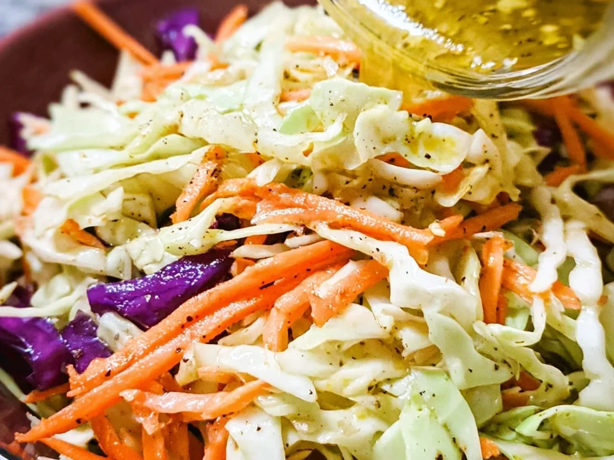 Tangy Vinegar Coleslaw Recipe: Crisp, Bright & No Mayo! - Image 1