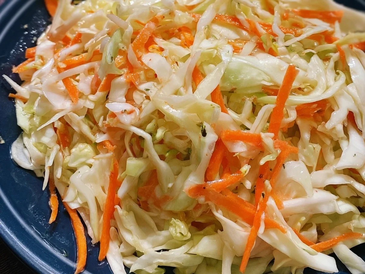 Tangy Vinegar & Oil Coleslaw: A Family Favorite - Image 1