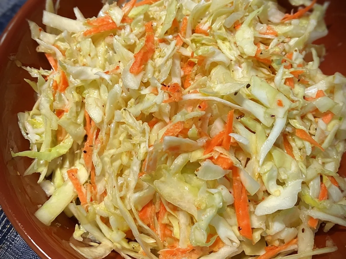 Tangy Vinegar & Oil Coleslaw: A Family Favorite - Image 2