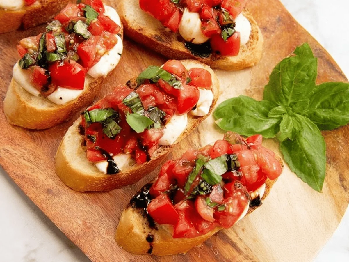 Bruschetta with Mozzarella: A Simple Italian Classic - Featured Image