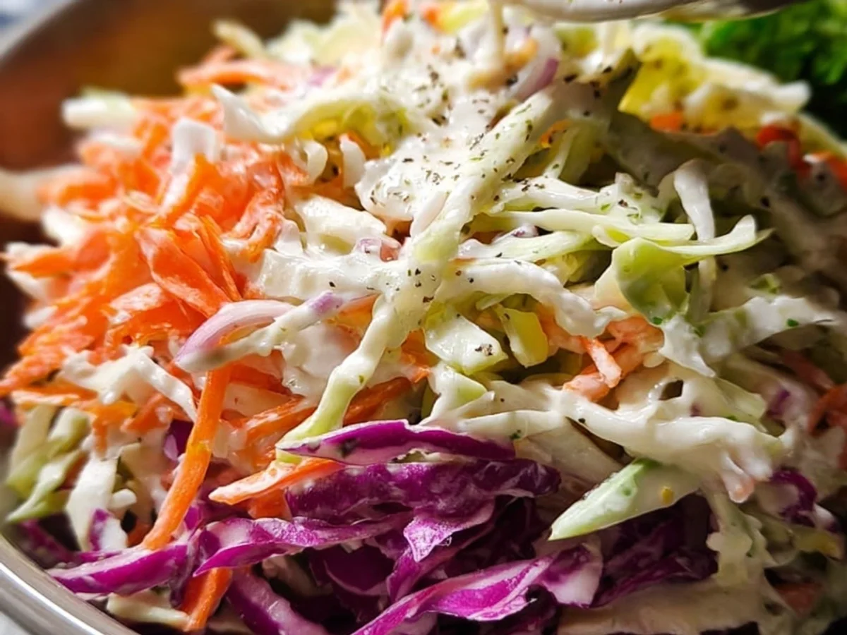 Creamy Healthy Greek Yogurt Coleslaw: No Mayo! - Featured Image