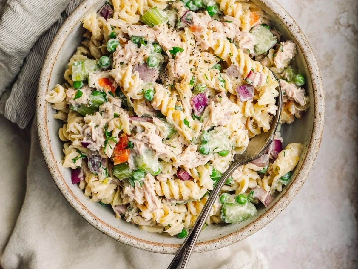 Creamy Tuna Pasta Salad: Easy Weeknight Meal - Featured Image