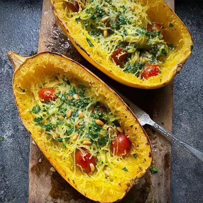 Easy Spaghetti Squash: Roasted Garlic & Herb Delight