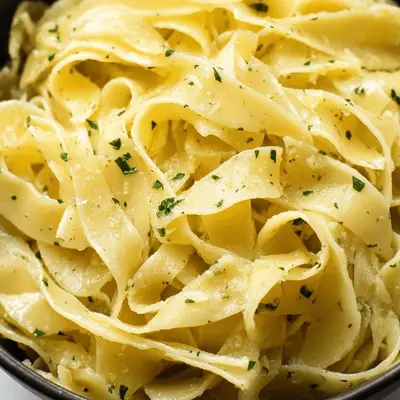 Garlic Butter Noodles Recipe - Simple & Delicious