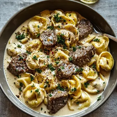 Garlic Steak Tortellini: Hearty, Creamy, Quick Meal