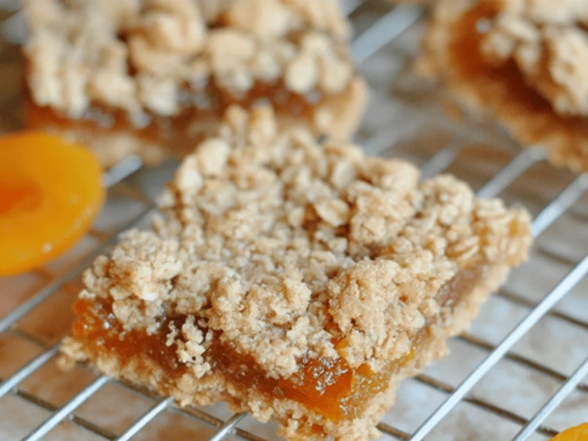 Irresistible Apricot Oatmeal Crumble Bars Recipe - Featured Image