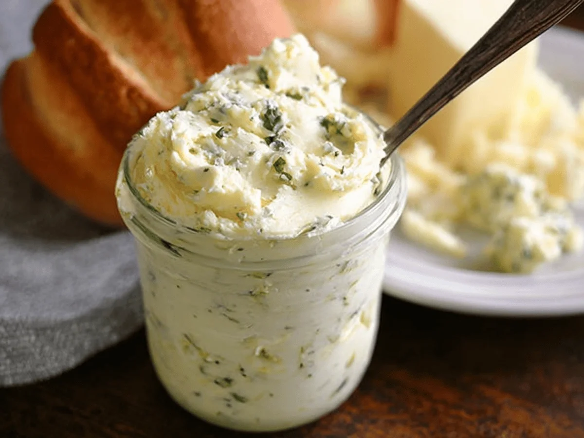 Italian Garlic Butter Recipe: A Flavor-Packed Spread - Featured Image