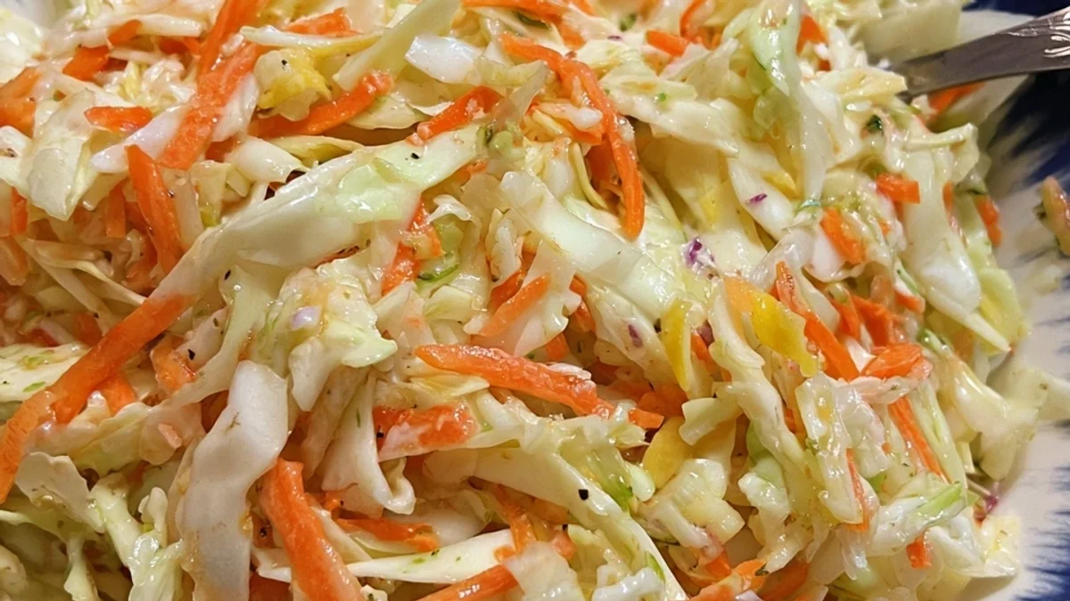 Tangy Vinegar & Oil Coleslaw: A Family Favorite
