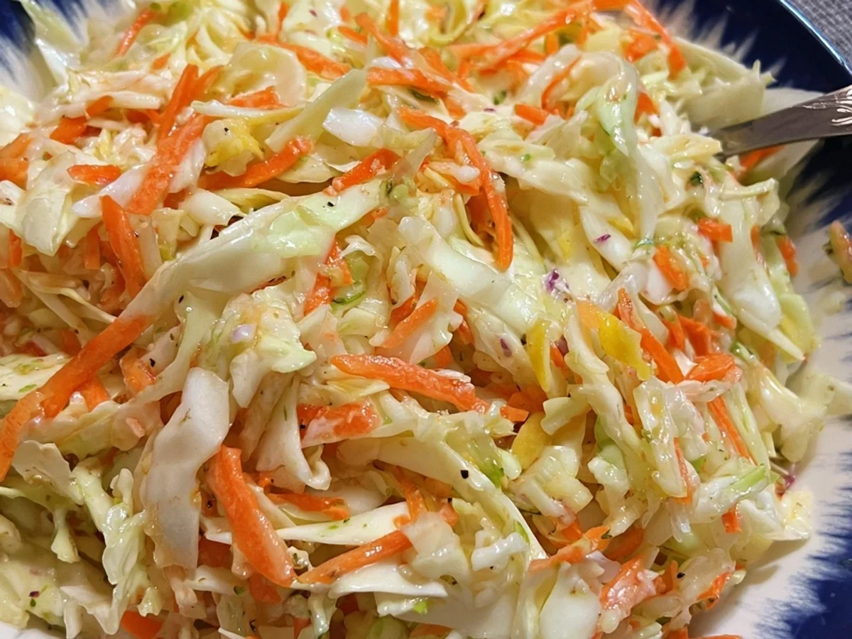 Tangy Vinegar & Oil Coleslaw: A Family Favorite - Featured Image